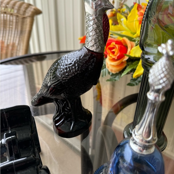 711- Four (4) Piece Collection Of Vintage Avon Glass Bottle Cologne Decanters. - Picture 2 of 11